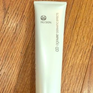 Dermatic Effects by Nuskin